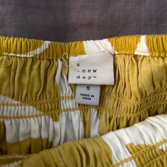 yellow and white summer set - Picture 4 of 4